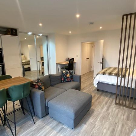 London Luxe: Stylish Studio Экстерьер фото